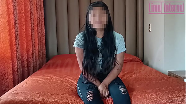 Download Video - Sol Nalgona enga&ntilde;a a polic&iacute;a cornudo