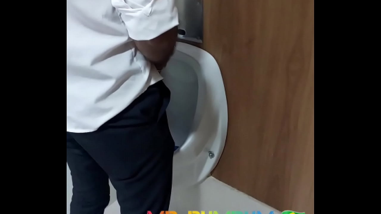 5 machos cazando en el baño y saliendo sin vergüenza. DIARIO DE BAÑO (DÍA 9) PARTE 1(COMPLETO EN RED Y SUSCRIPCIÓN)
                       cum sucking cock real amateur group public bareback brasileiro macho amador gozadas wc publico social banheiro casado amigos puto empresario muchos negros