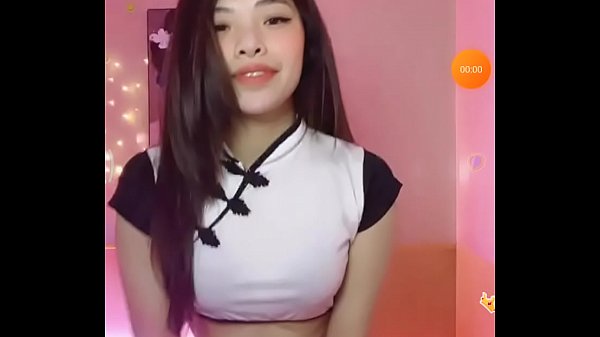 Y t&aacute; nh&uacute;n nhảy bao ph&ecirc;