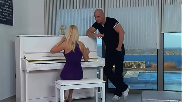 The Girl Called Carla Is a Poor Piano Player but Good at Sex