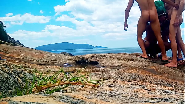 HETEROS FAZEM TRILHA NO MATO E ENCONTRAM INDIO ...