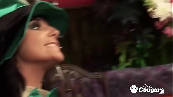 A Cum Swapping Orgy Breaks Out At A Tea Party In Wonderland