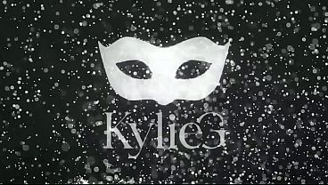 Kinky MILF Dee Williams Eats Delivery Girl Syren De Mer's Tight Pussy!