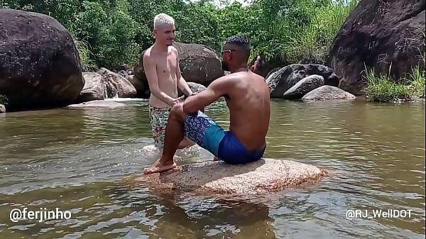 Loirinho levando rola