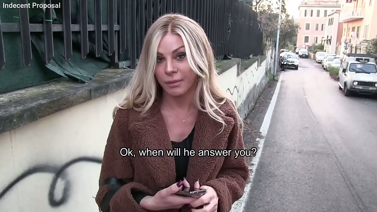 Esclusivo - amatoriale - Milf italiana tradisce il marito per 1000 &euro_ - English subtitles