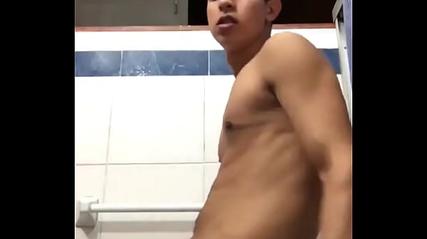 Download Video - Joven mostrando verga