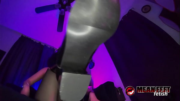 Busty Dominatrix Cassandra Cain Wants You To Suck Her Toes