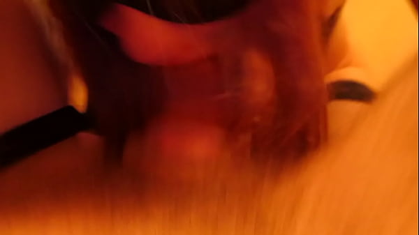 Femme Baisée Dans La Bouche