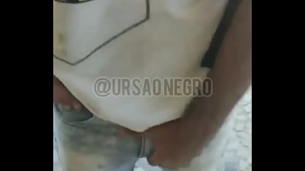 Download Video - Mavambo da central novinho do rabo peludo adora uma chupada no cu