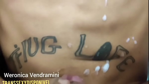 Travesty do cuzinho apertadinho fazendo orgia c...