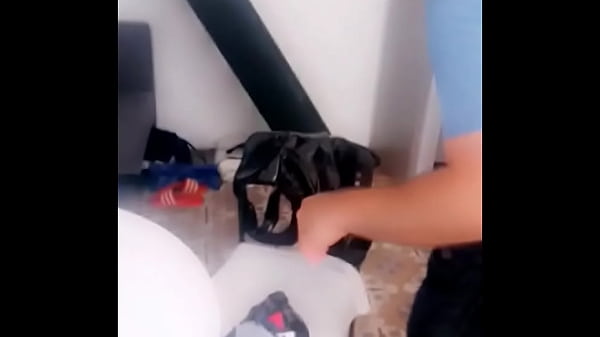 Envie de voir la suite abonne toi j'y poste régulièrement ce genre de photos ...