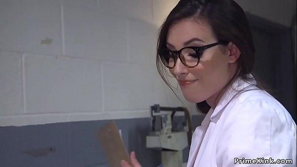 Unstable cop anal fucks tied up doctor