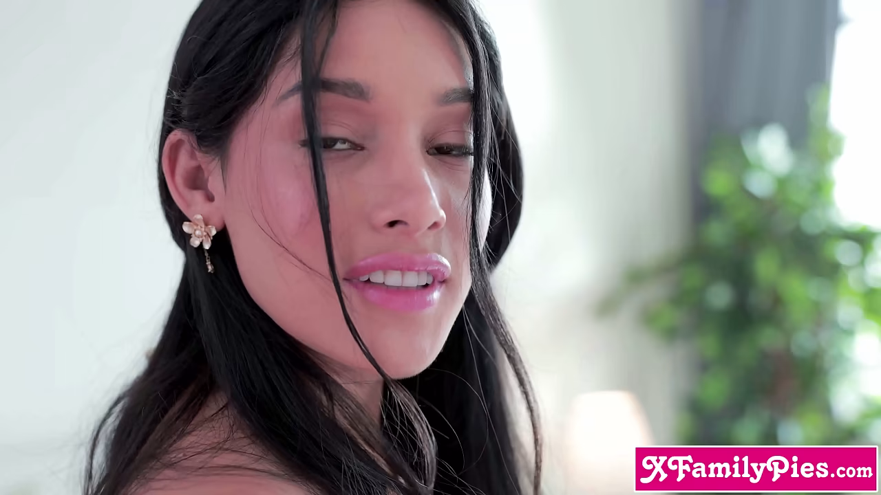 Colombian teen stepsister saw stepbros big cock in the shower