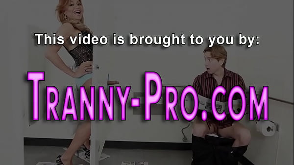 Gorgeous tgirl gets ass railed