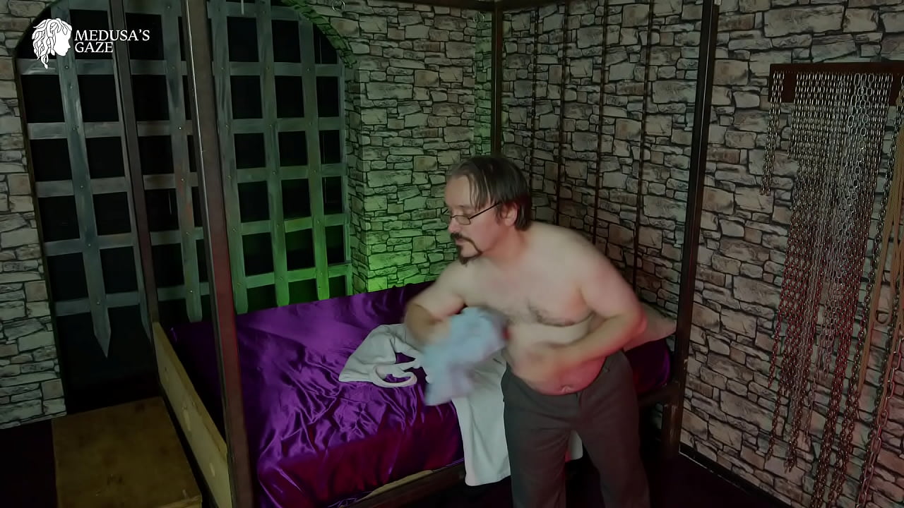 La pelirroja gerente de hotel y súcubo Lily Kink seduce, luego chupa y folla a un hombre de negocios.
                    blowjob handjob doggystyle POV cowgirl pussy fucking missionary bareback foreplay 1 on 1 natural tits real redhead passionate sex real ass muchos negros