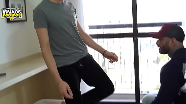 Download Video - FODENDO COM MEU SOBRINHO