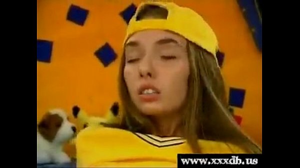 teenie threesome
