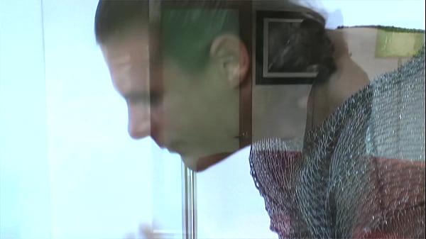 Pearl necklace vanishes in milf's pussy