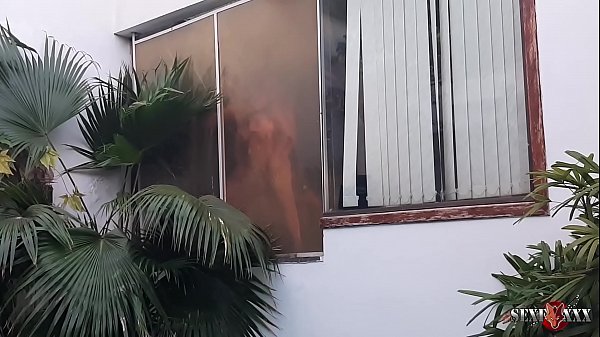 Download Video - Jogador de futebol brasileiro &eacute; flagrado fudendo com uma garota de programa