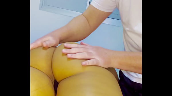 uma deliciosa massagem no bumbum