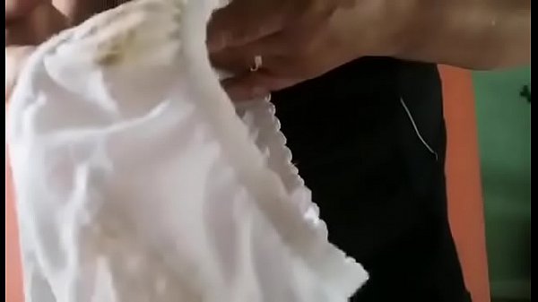 Martha Sanchez Modelant Sa Culotte Ce Jour