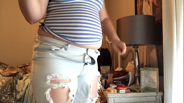 Bloating up in ripped jeans