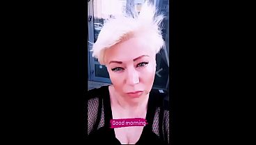 Mature married webcam slut: Exquisite tongue games and powerful dildo pounding! Learn, young cocksuckers! ))