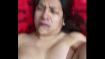 Milf mexicana monta la verga y se pone en 4 para recibir su leche