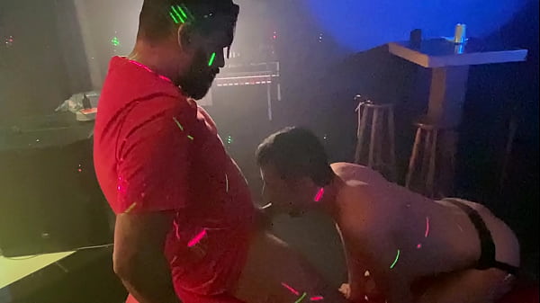urso roludo torcedor de futebol metendo no bran...