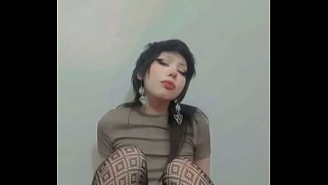 Chica Goth Alt - Teasing en faldita negra y crop top
