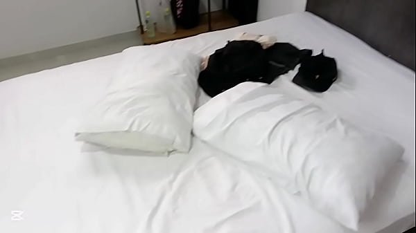 Every time my stepbrother goes out to work, I go into his house to fuck his wife, the very unfaithful woman enjoys my cock