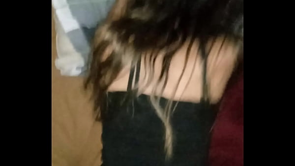Jovencita latina delgada, se va a escondidas a ...
