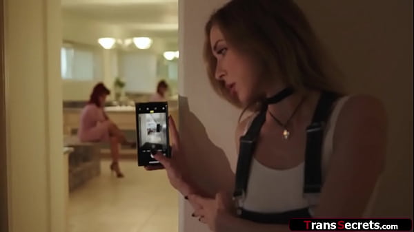 Download Video - Trans stepmom Foxxy fucking stepdaughter