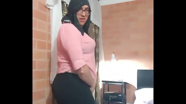 La bella y sexy Liseth se desnuda y muestra su ...