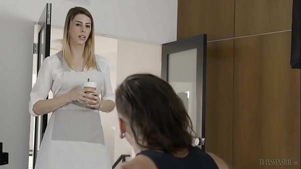 Download Video - TS babe Casey Kisses