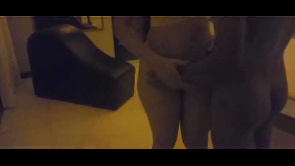 presente do Corno (cuckold) , um  novinho gosto...