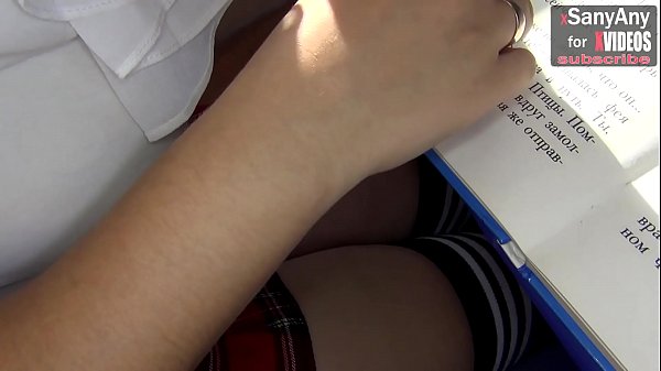Ⓧ COMPAÑERO DE CLASES CON PAJA ARRIESGADA BAJO LA MESA EN LECCIÓN - xSANYANY
                   Ⓧ COMPAÑERO DE CLASES CON PAJA ARRIESGADA BAJO LA MESA EN LECCIÓN - xSANYANY muchos negros