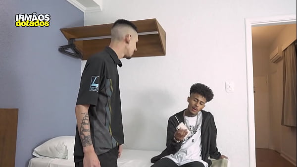 GRAVOU CONTE&Uacute;DO FODENDO O RABO DO AMIGO