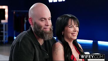WIFEY Hot-Blooded MILF Keke Lou Devours BBC While Hubby Watches