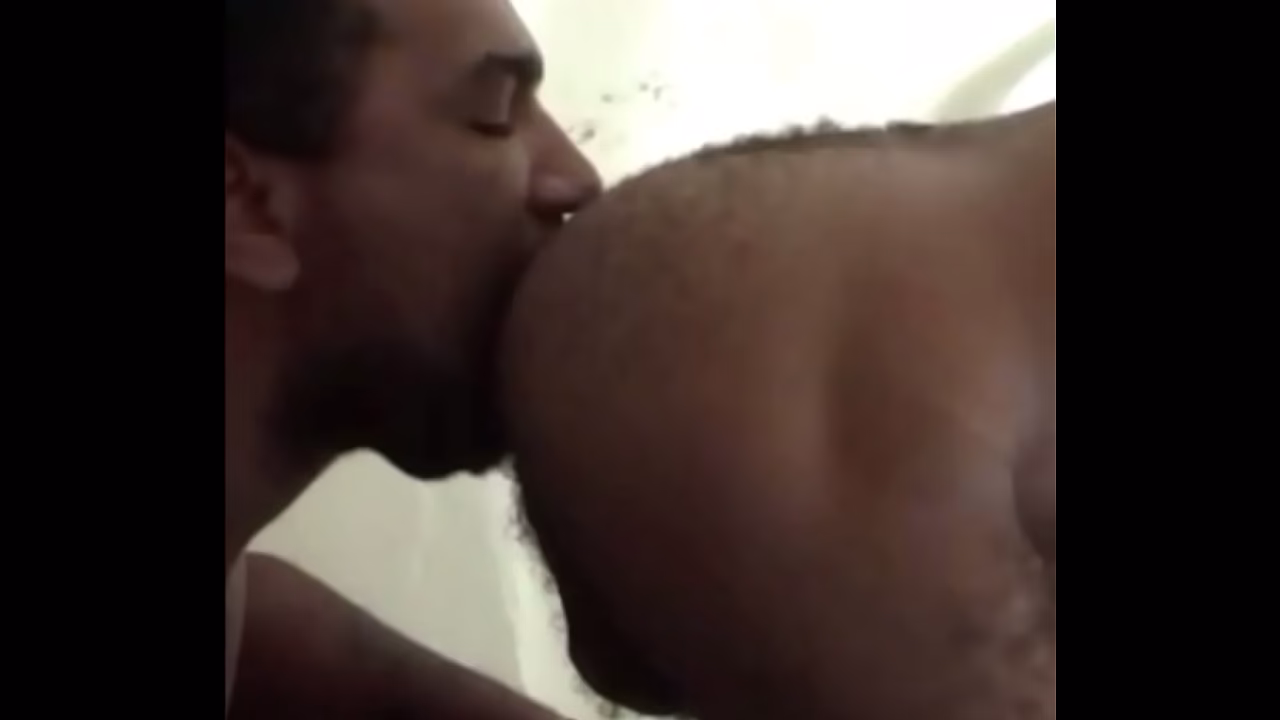 204 This time the big guy want to be my top (Vertical)