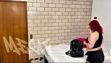 Xoxota rosinha da minha meia irm&atilde; gostosa e rabuda, soquei com for&ccedil;a no pelo e deixei ela toda leita...(VIDEO COMPLETO NO RED)