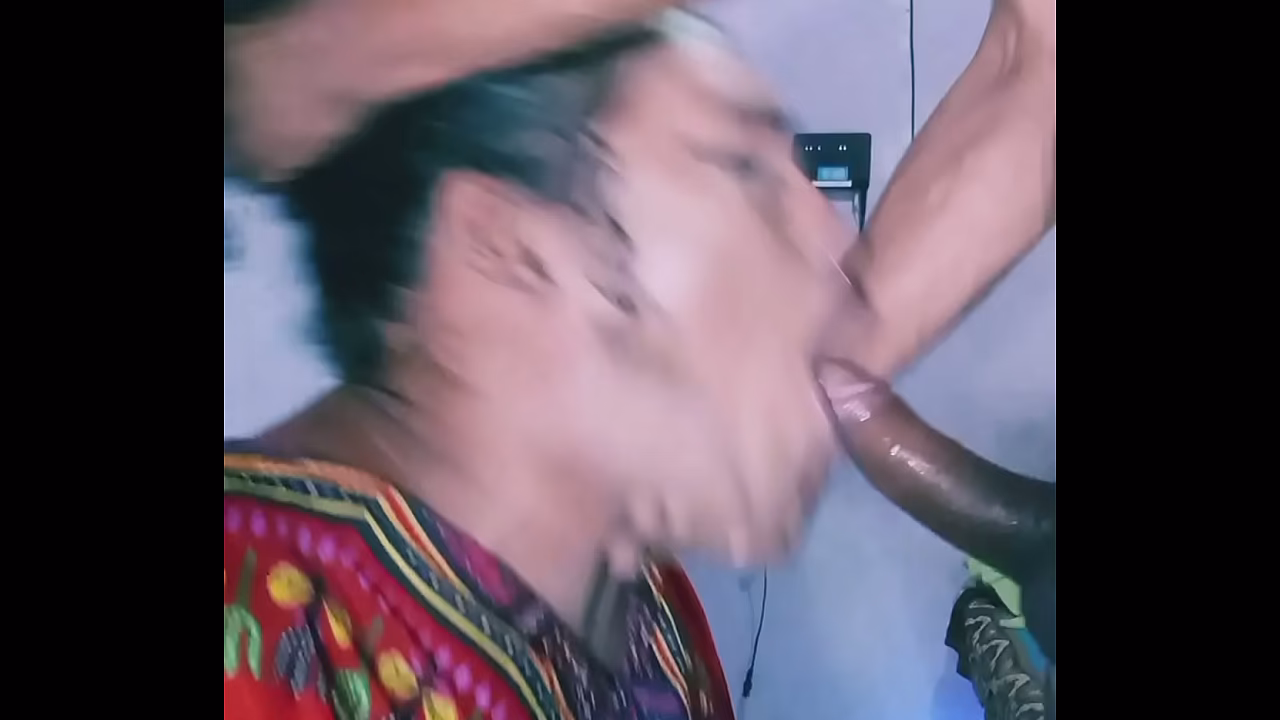 Novinho fazendo a garganta da Wanessinha de buceta