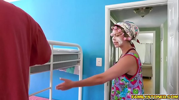 Sexy Hannah spread her legs for stepdad and let him eat her!