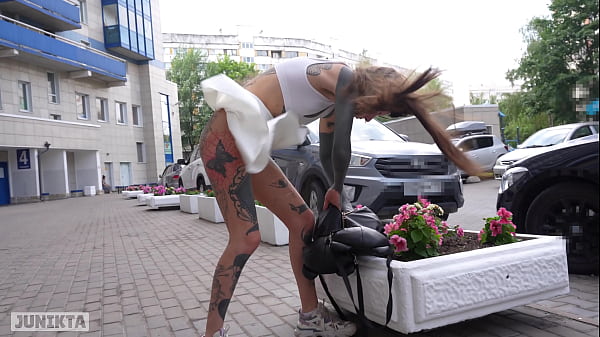I walked around in vibro panties, took a piss in the bushes, met an Italian and sucked him off (Part 1)