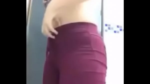 Soteligan - TETONA BAÑANDOSE -