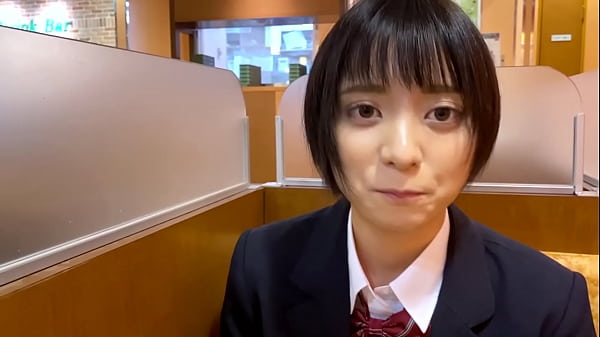 ハメ撮り　顔がちいさくアイドル級の可愛さを持つ...