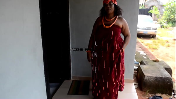 Queen Vusi at it again