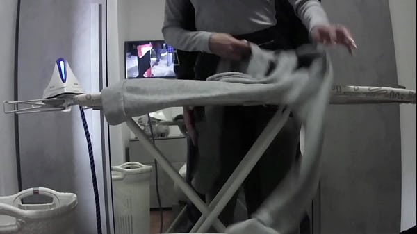 Desperate housewifes, it's not my case. Having an orgasm during a normal working day at home