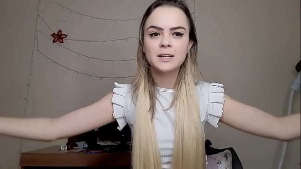 thumb hot blonde