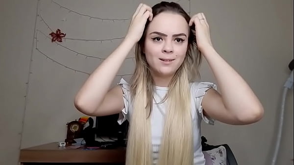 thumb hot blonde